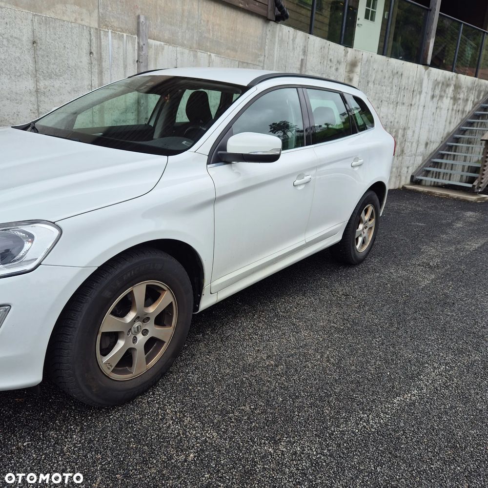 Volvo XC 60 D3 Momentum - 3