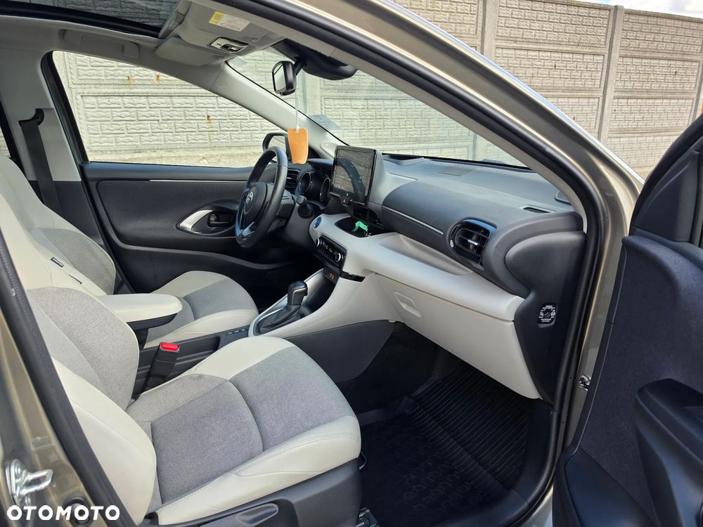 Toyota Yaris Hybrid 1.5 Executive - 11