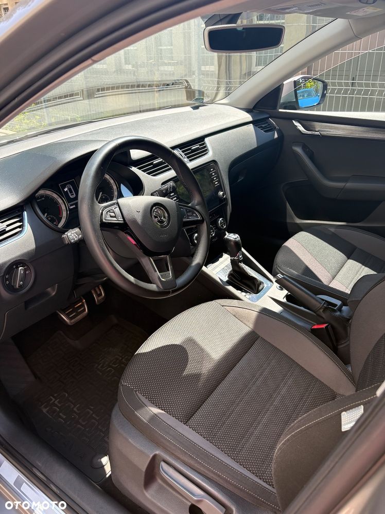 Skoda Octavia Scout 2.0 TDI 4x4 DSG - 8