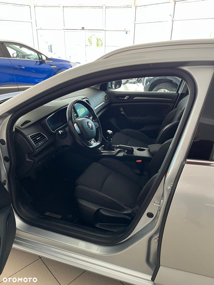 Renault Megane 1.5 Blue dCi Zen - 10