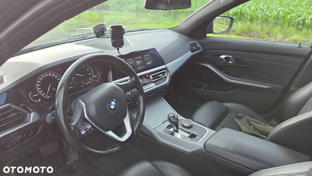 BMW Seria 3 318i - 9