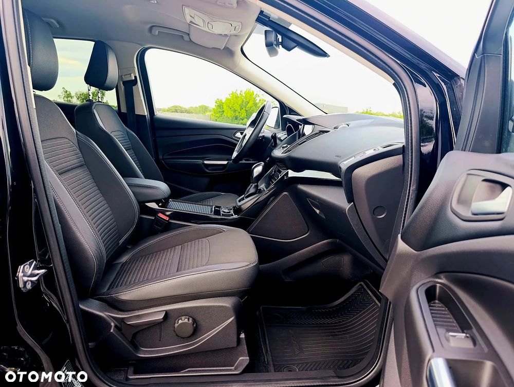 Ford Kuga 2.0 TDCi 2x4 Titanium - 31