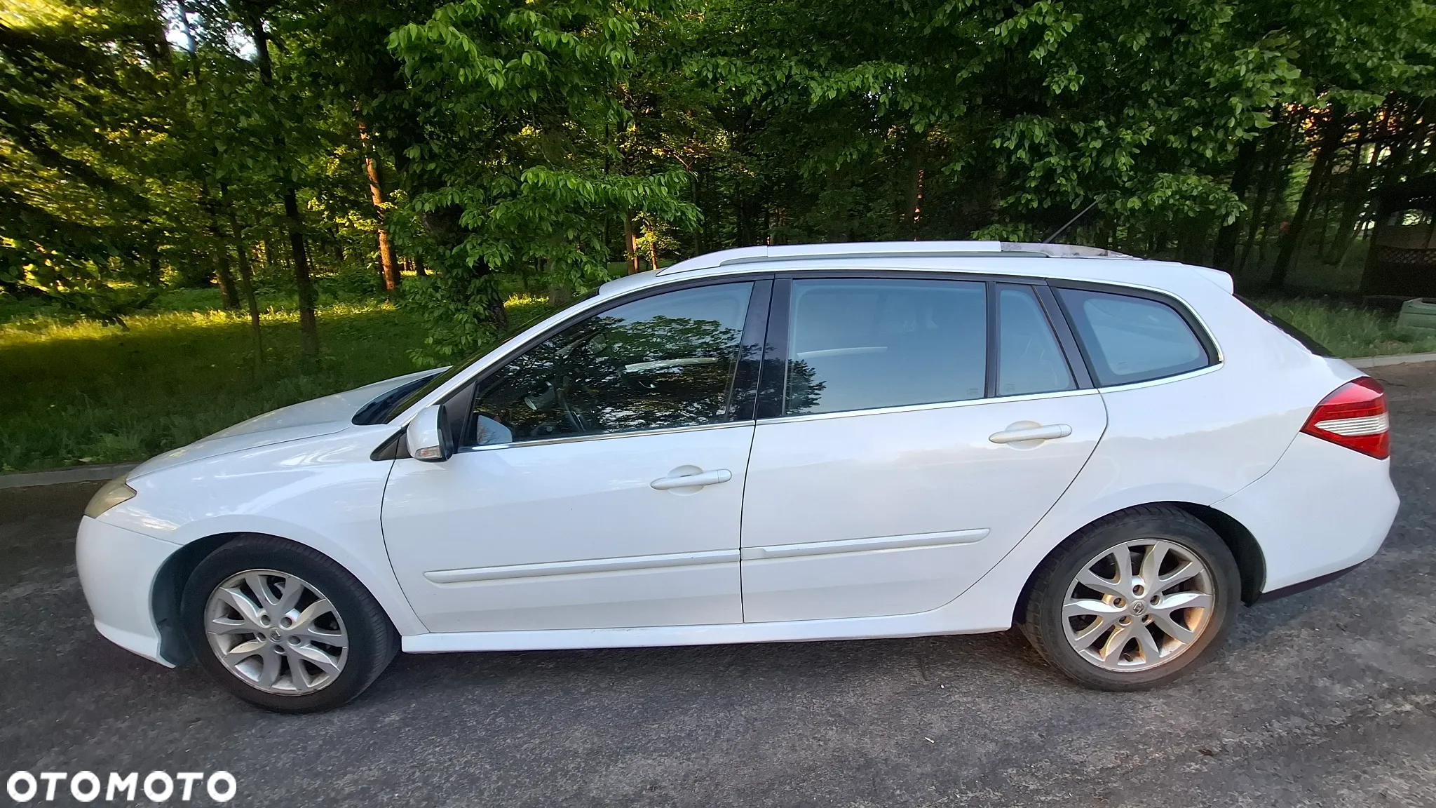 Renault Laguna Grandtour 2.0 dCi FAP Dynamique - 2