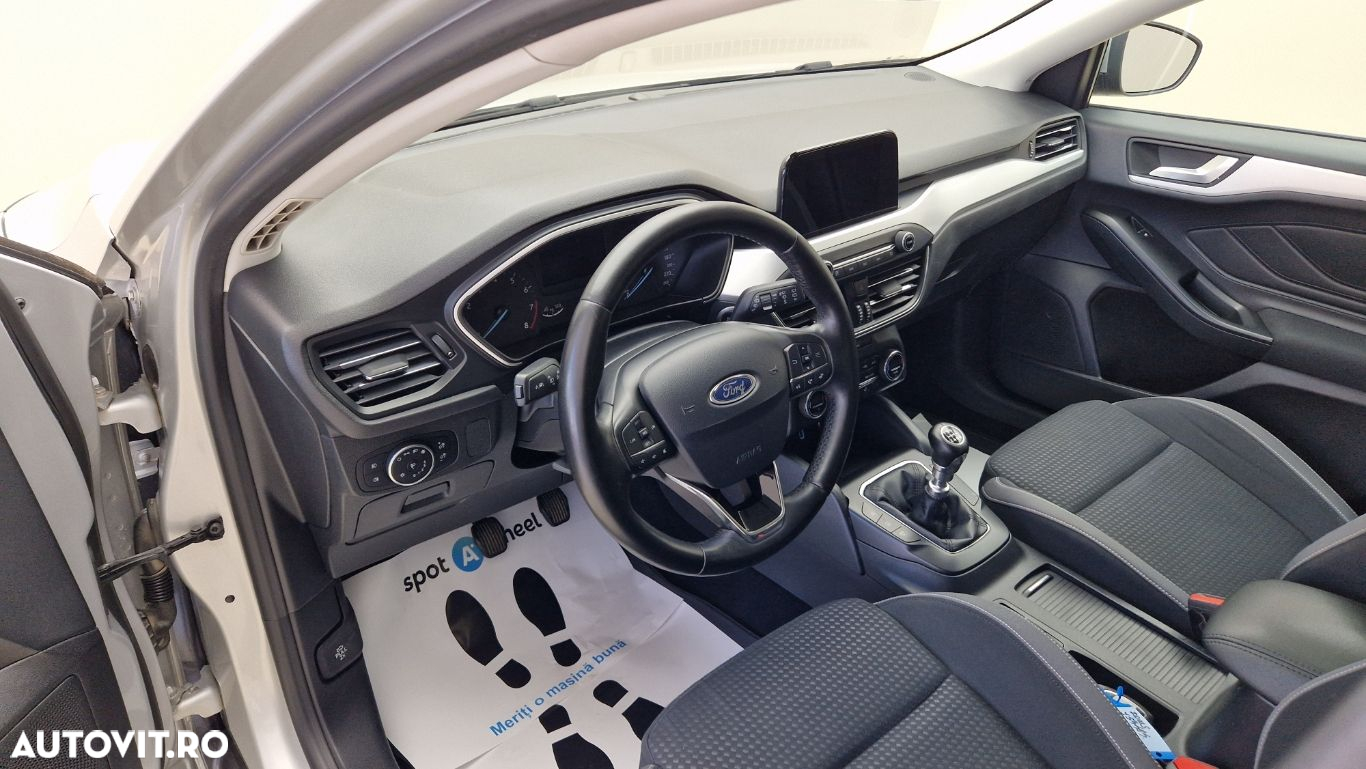 Ford Focus - 13