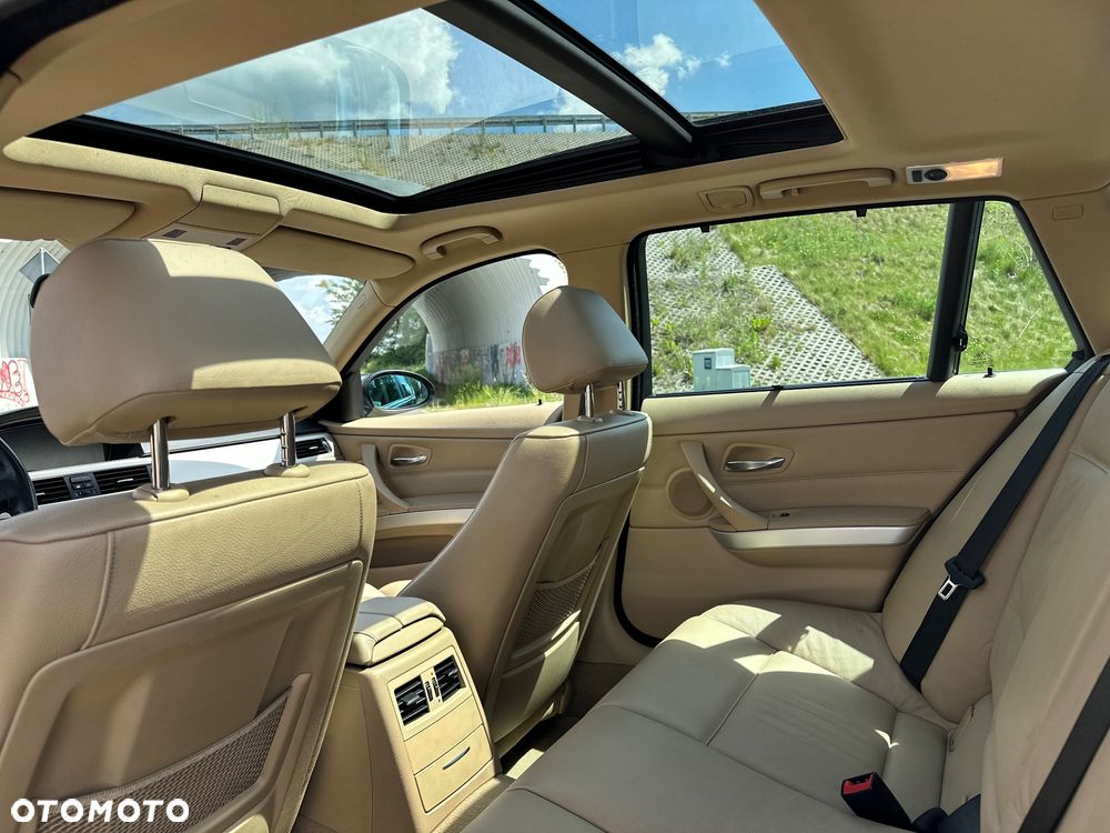 BMW Seria 3 330xi - 20