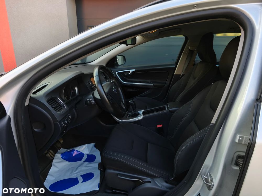 Volvo V60 D2 Drive-E Momentum - 5