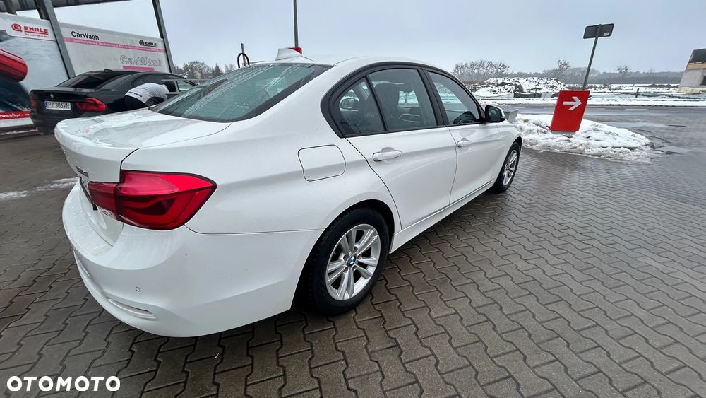 BMW Seria 3 318i - 7