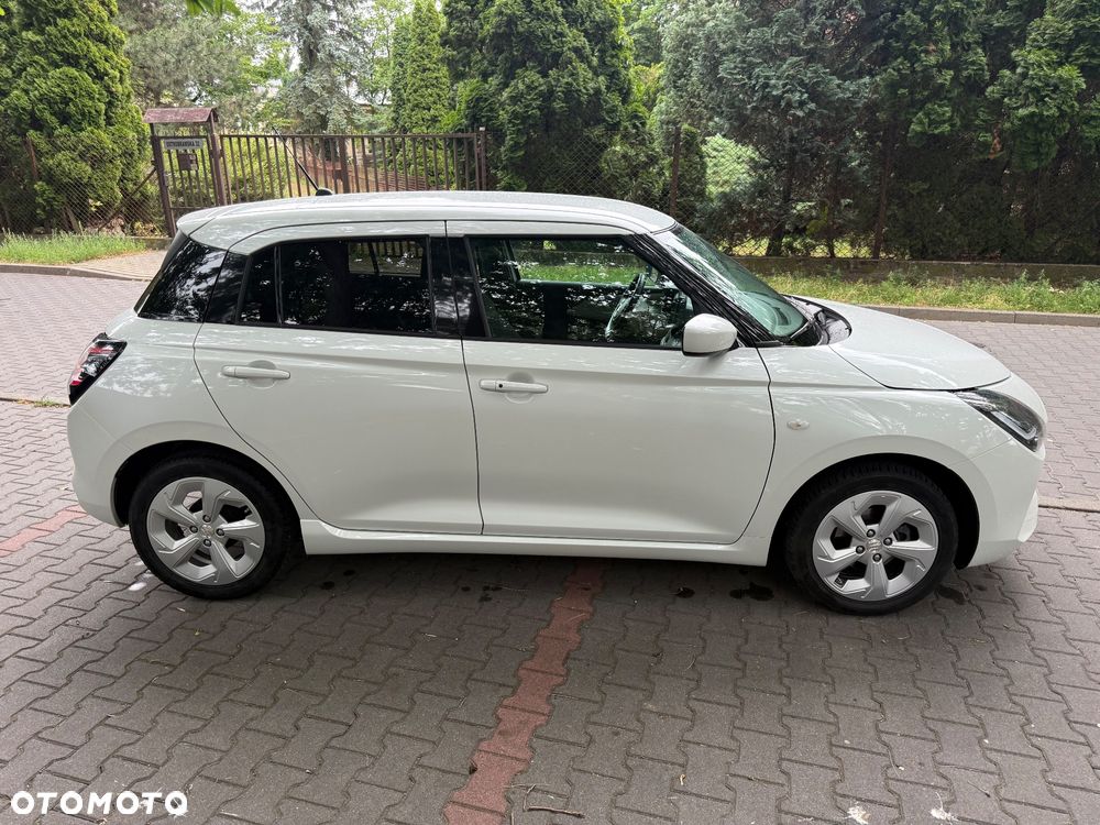Suzuki Swift 1.2 Dualjet SHVS Premium Plus CVT - 4