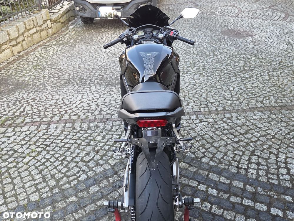 Honda CBR - 27