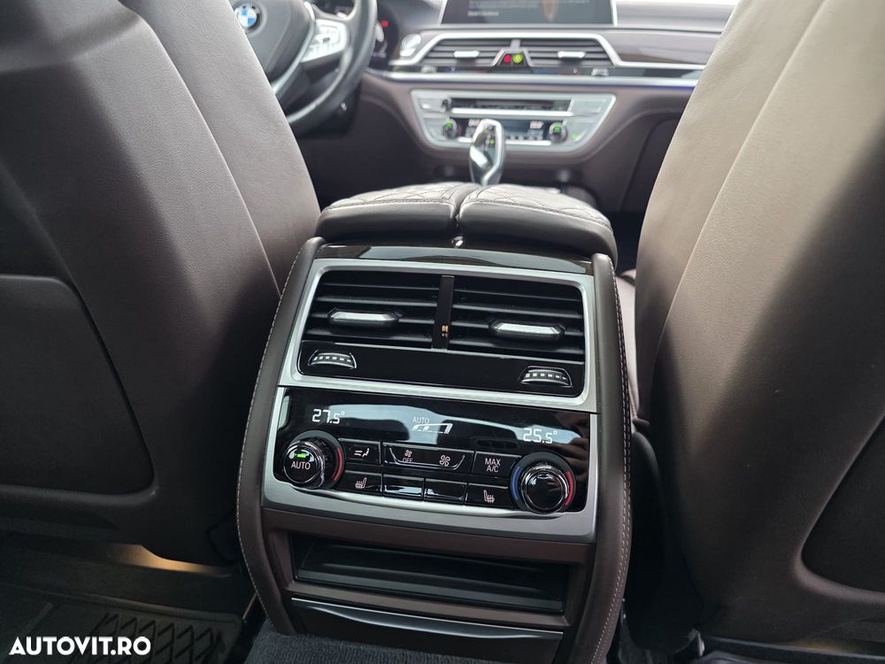 BMW Seria 7 740d xDrive MHEV - 23