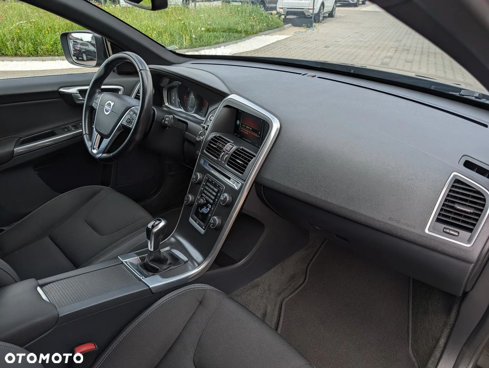 Volvo XC 60 D4 Momentum - 32
