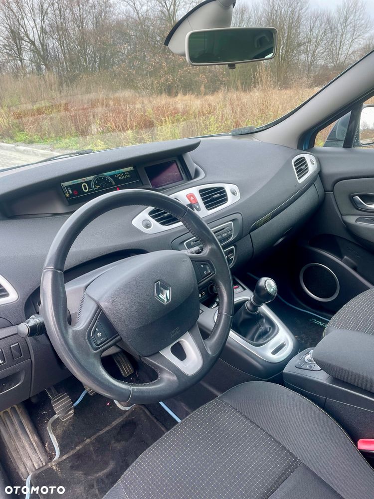Renault Scenic - 11
