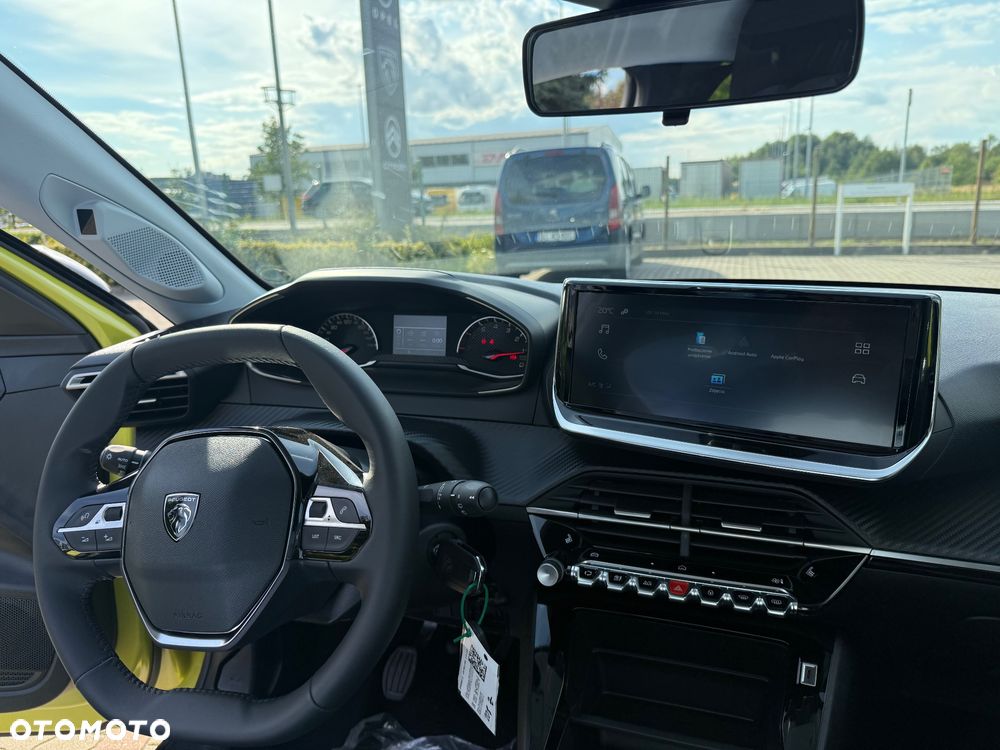 Peugeot 208 - 17
