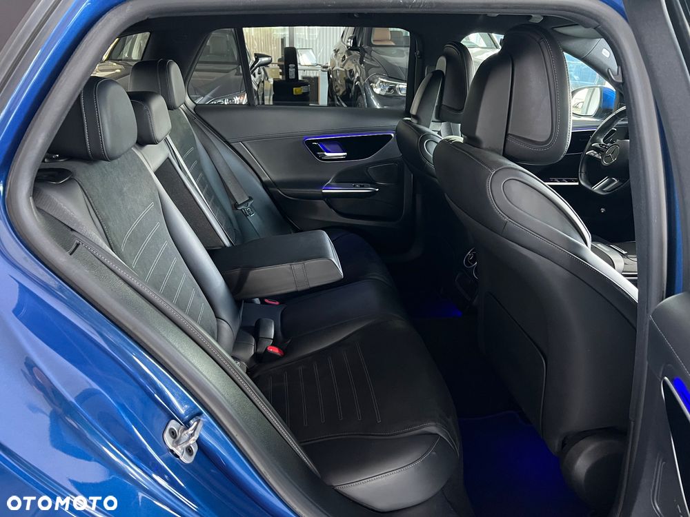 Mercedes-Benz Klasa C 220 d mHEV AMG - 36
