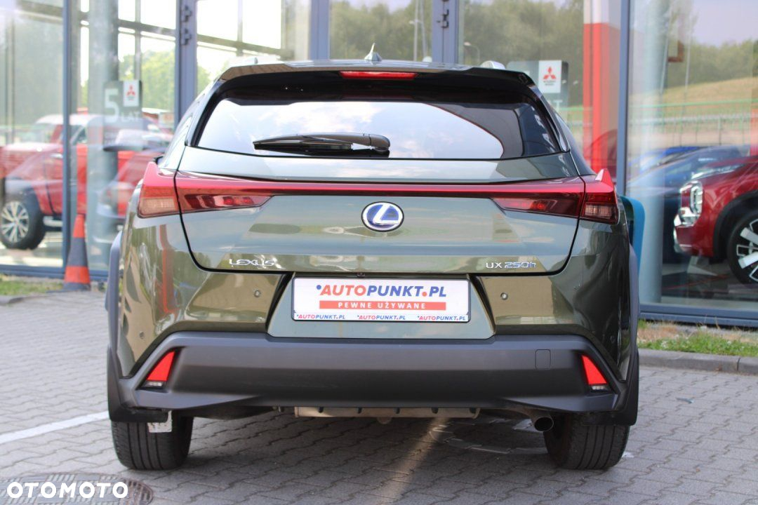 Lexus UX - 7