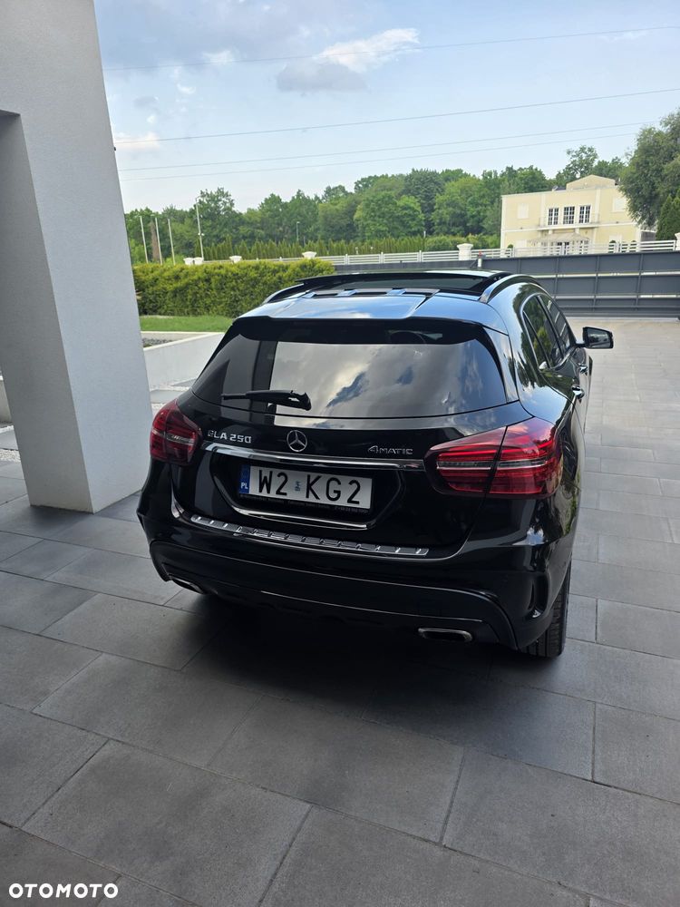 Mercedes-Benz GLA 250 7G-DCT AMG Line - 13