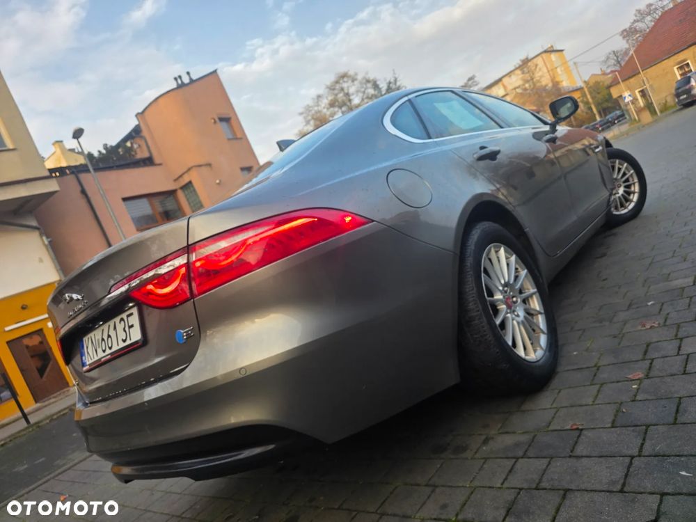 Jaguar XF 2.0 i4D Portfolio - 1