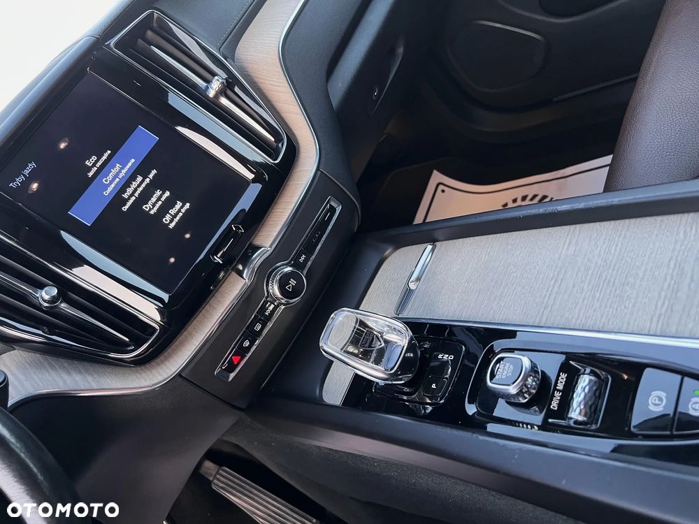 Volvo XC 60 B4 D AWD Geartronic Inscription - 33