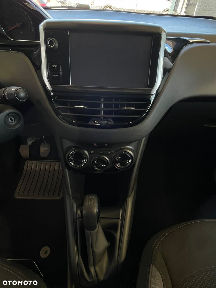 Peugeot 208 95 VTI Allure - 10