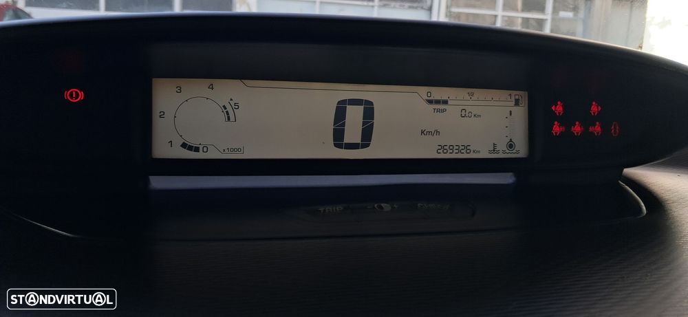 Citroën C4 1.6 HDi Attraction - 6