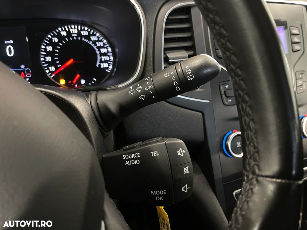 Renault Megane BLUE dCi EDC Zen - 17