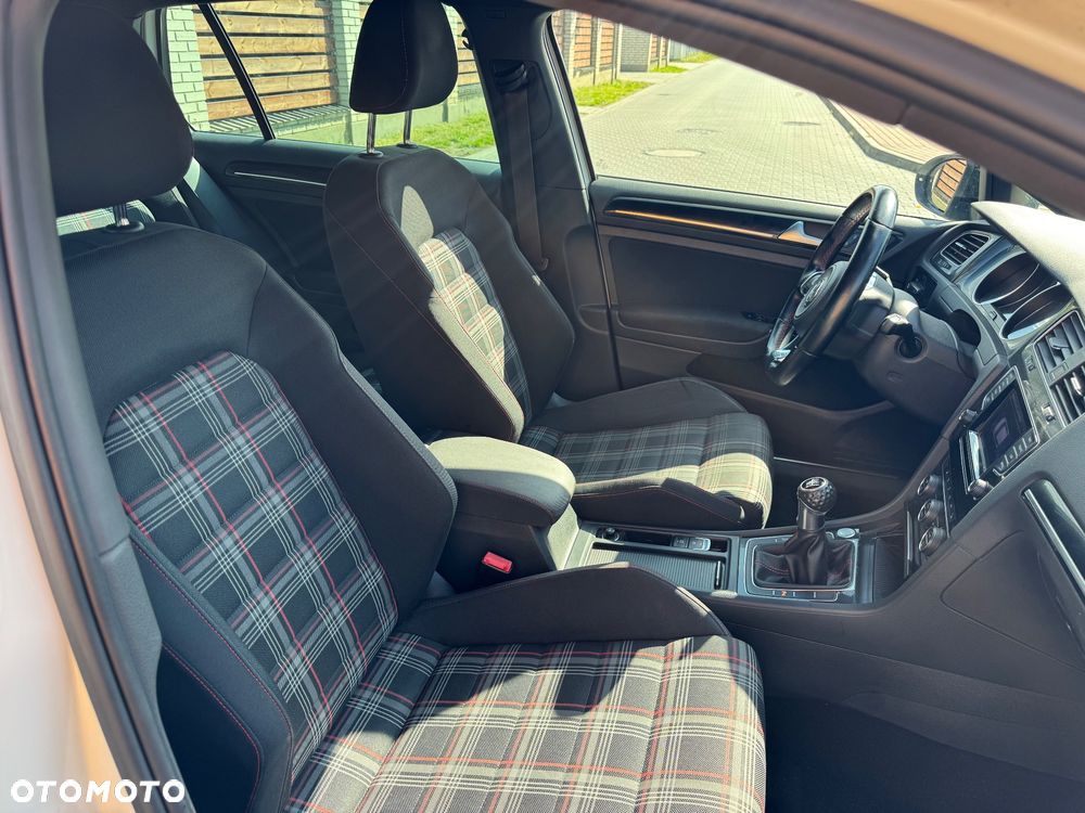 Volkswagen Golf GTI BlueMotion Technology - 11