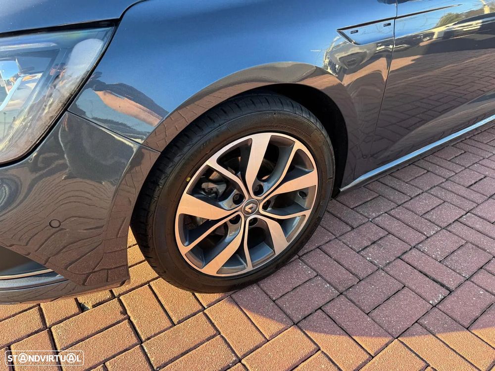Renault Mégane Sport Tourer ENERGY TCe 130 BOSE EDITION - 3