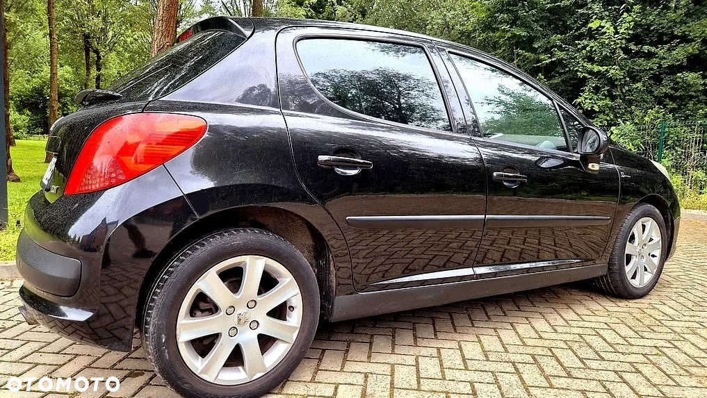 Peugeot 207 1.6 HDi Presence - 4