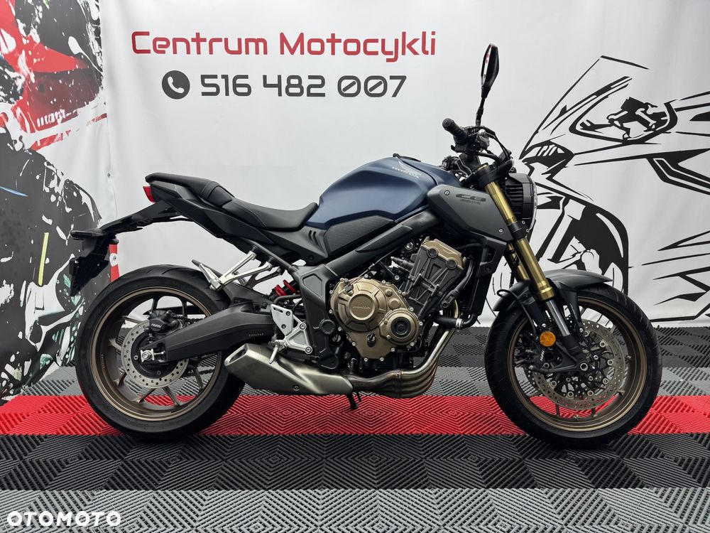 Honda CB - 1