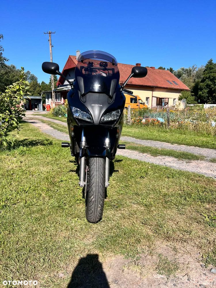 Honda CBF - 10