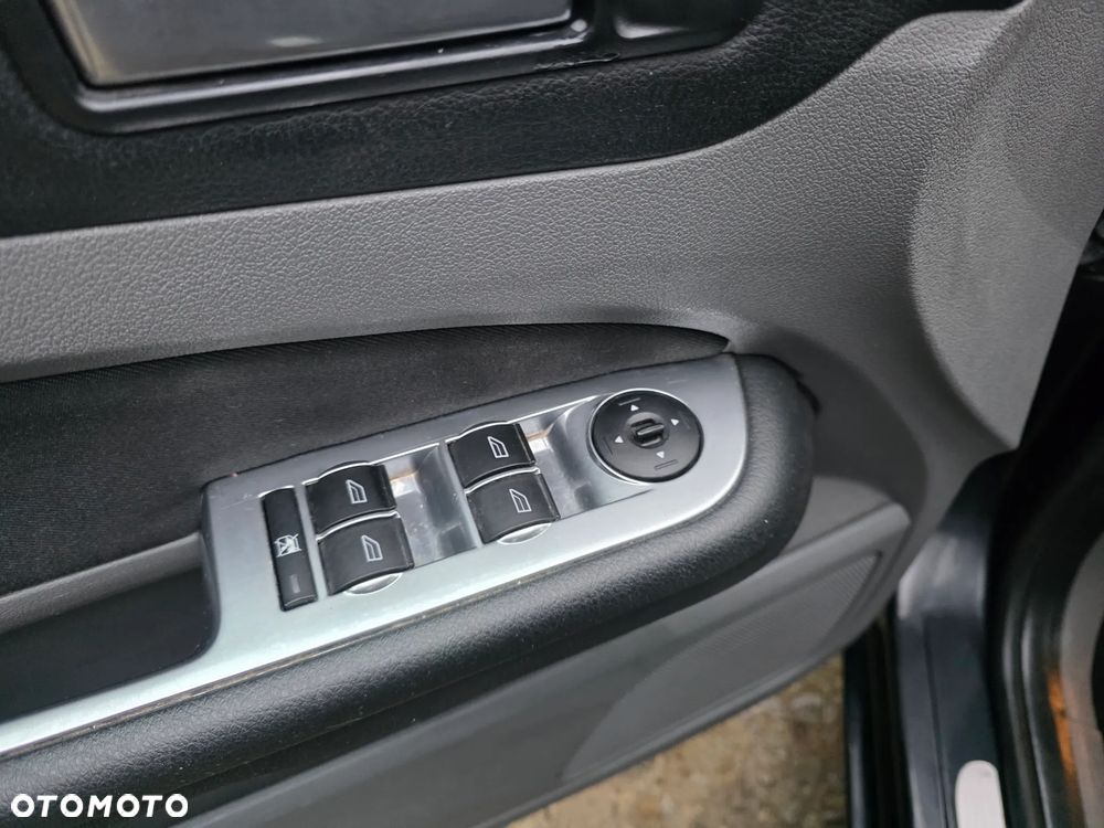 Ford Focus 1.8 Titanium - 19