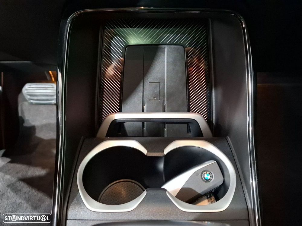 BMW iX1 eDrive20 - 19