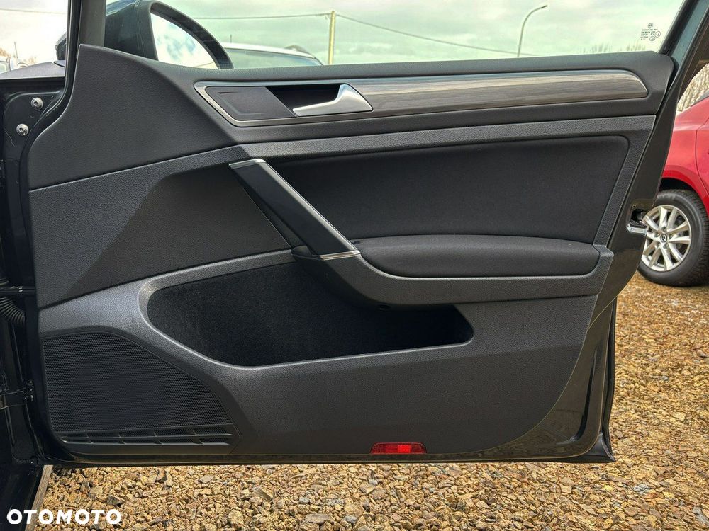 Volkswagen Golf 1.4 TSI BMT Highline - 28