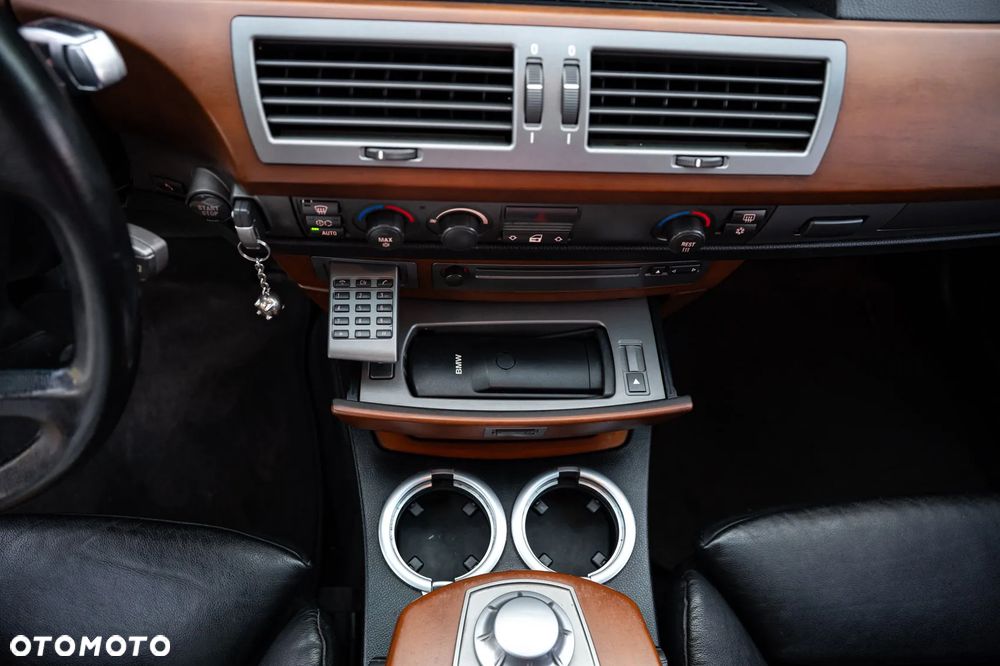 BMW Seria 7 735i - 18