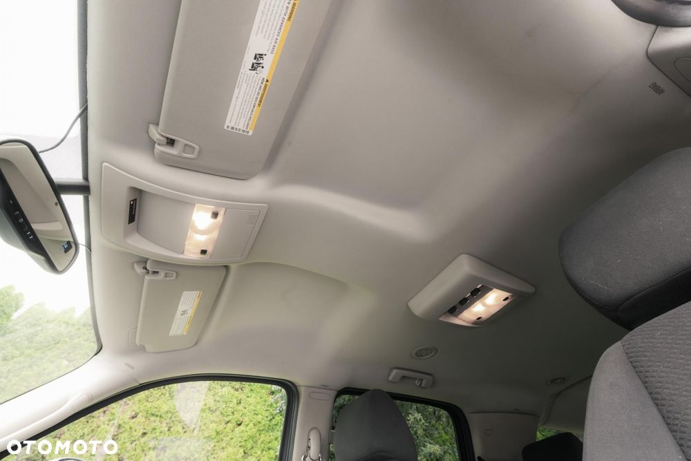 Chevrolet Suburban - 28