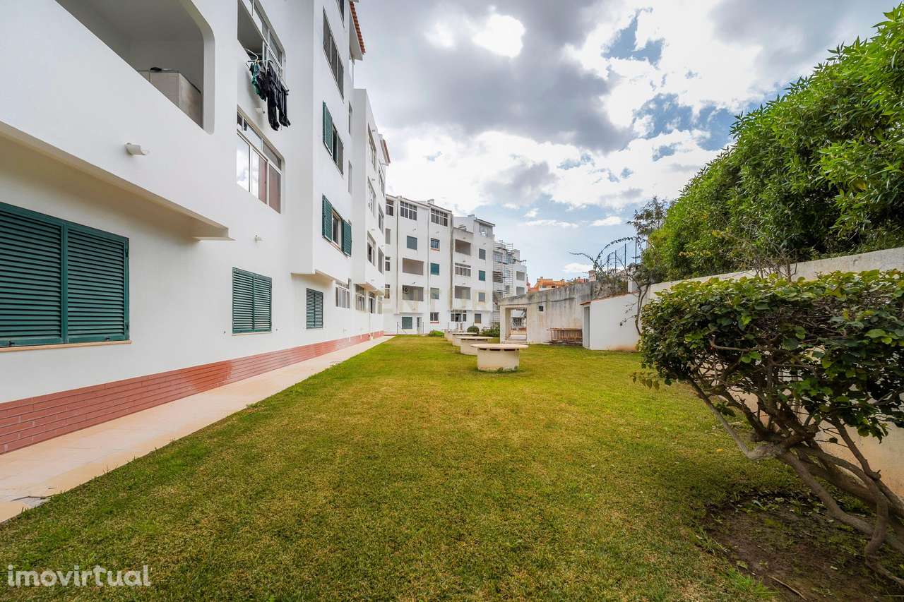 Apartamento T4 com garagem em condomínio com piscina no centro de Albu - Grande imagem: 2/25