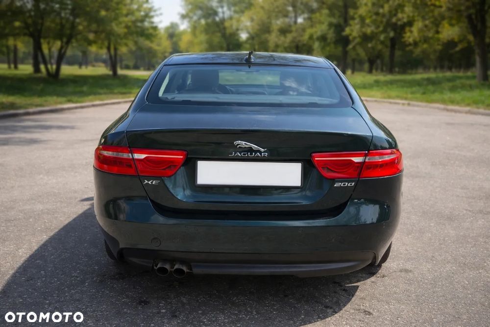 Jaguar XE D180 HSE - 5