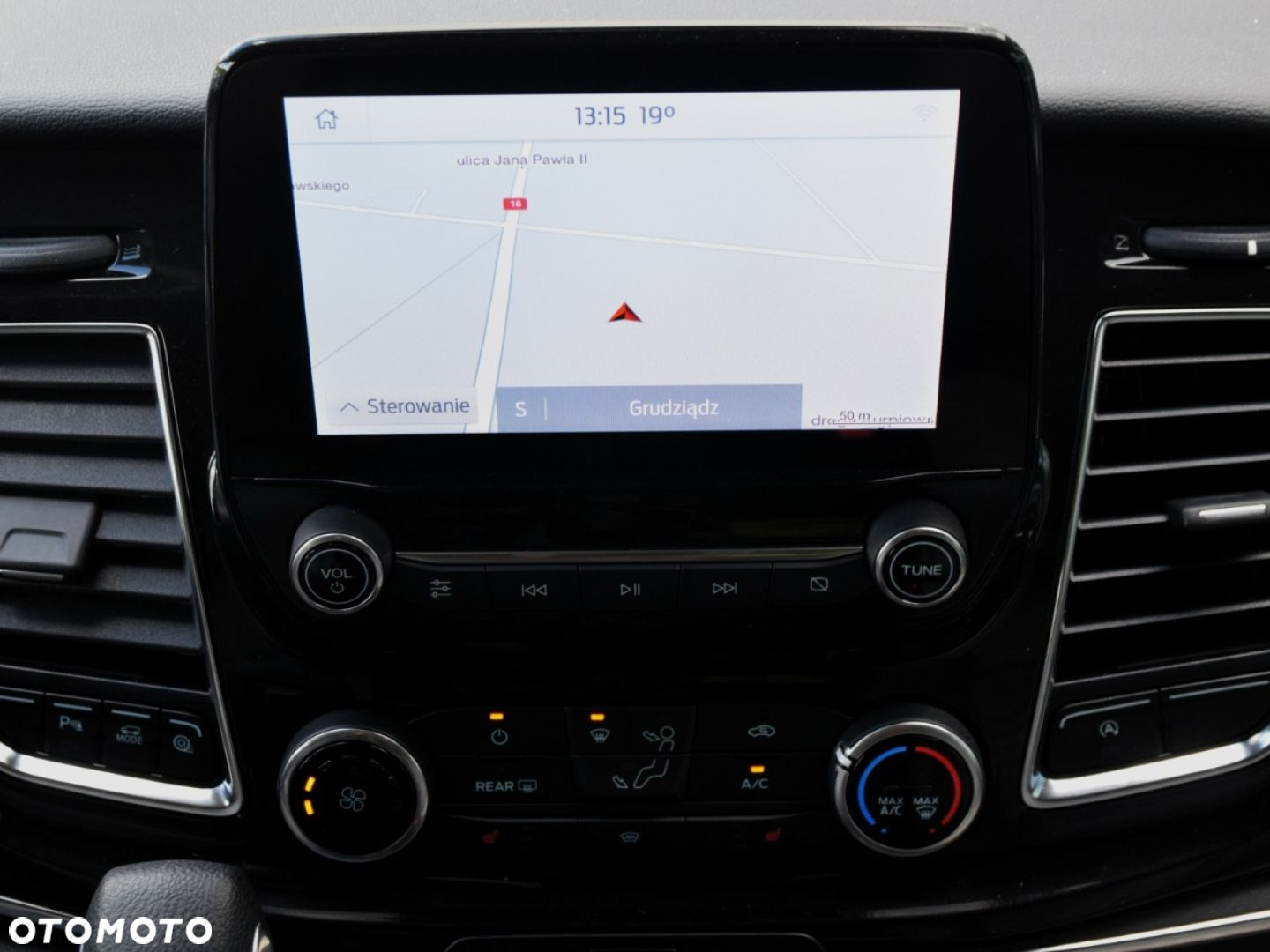 Ford Tourneo Custom - 21