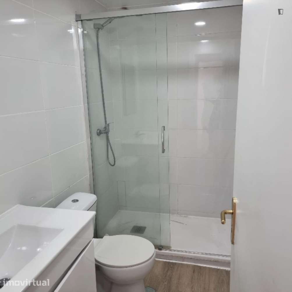 Quarto - localizado em Picoas Lisbon - Grande imagem: 2/11