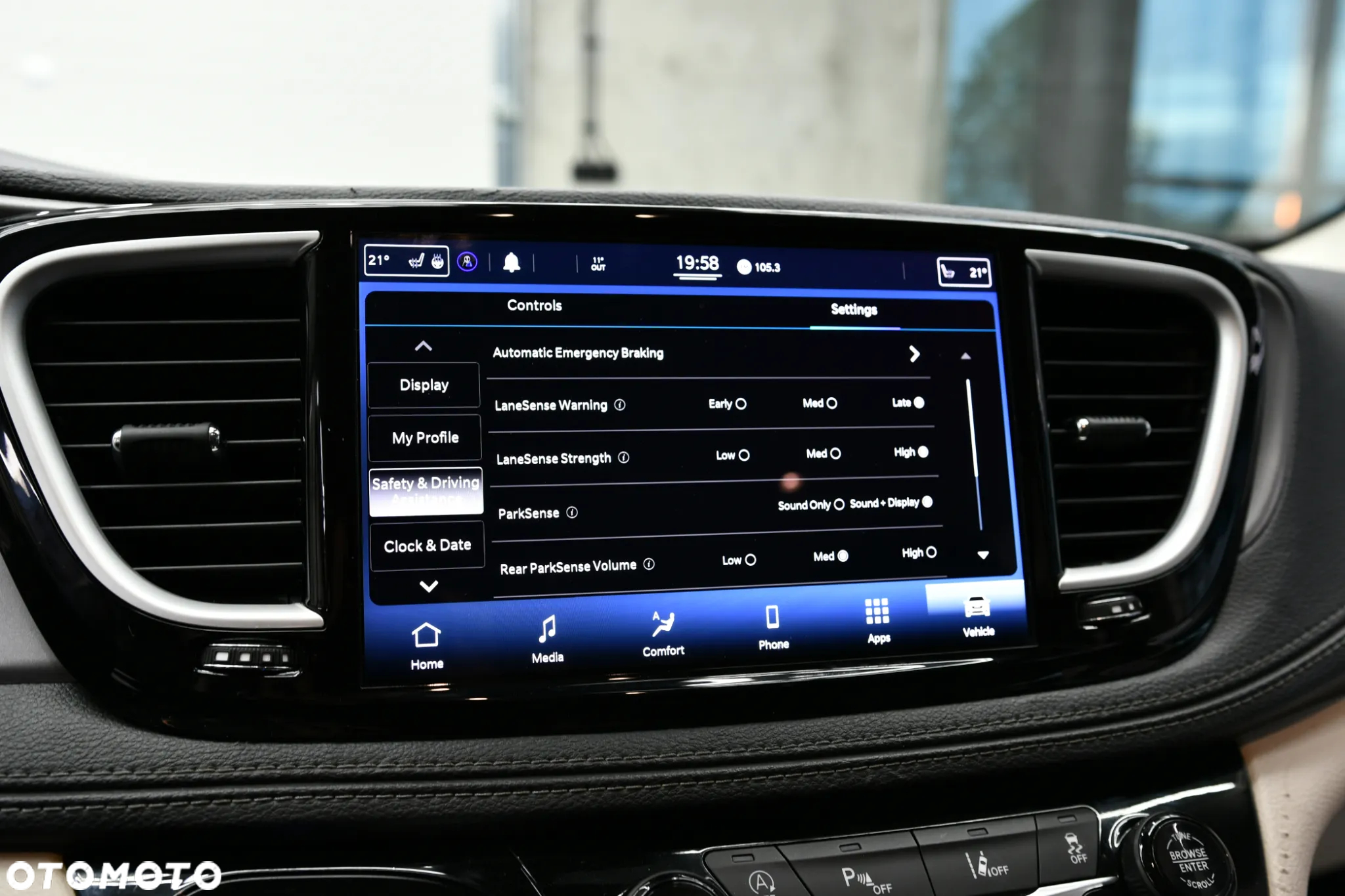 Chrysler Pacifica - 25