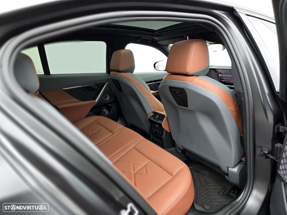 BMW 530 e Pack Desportivo M Pro - 36