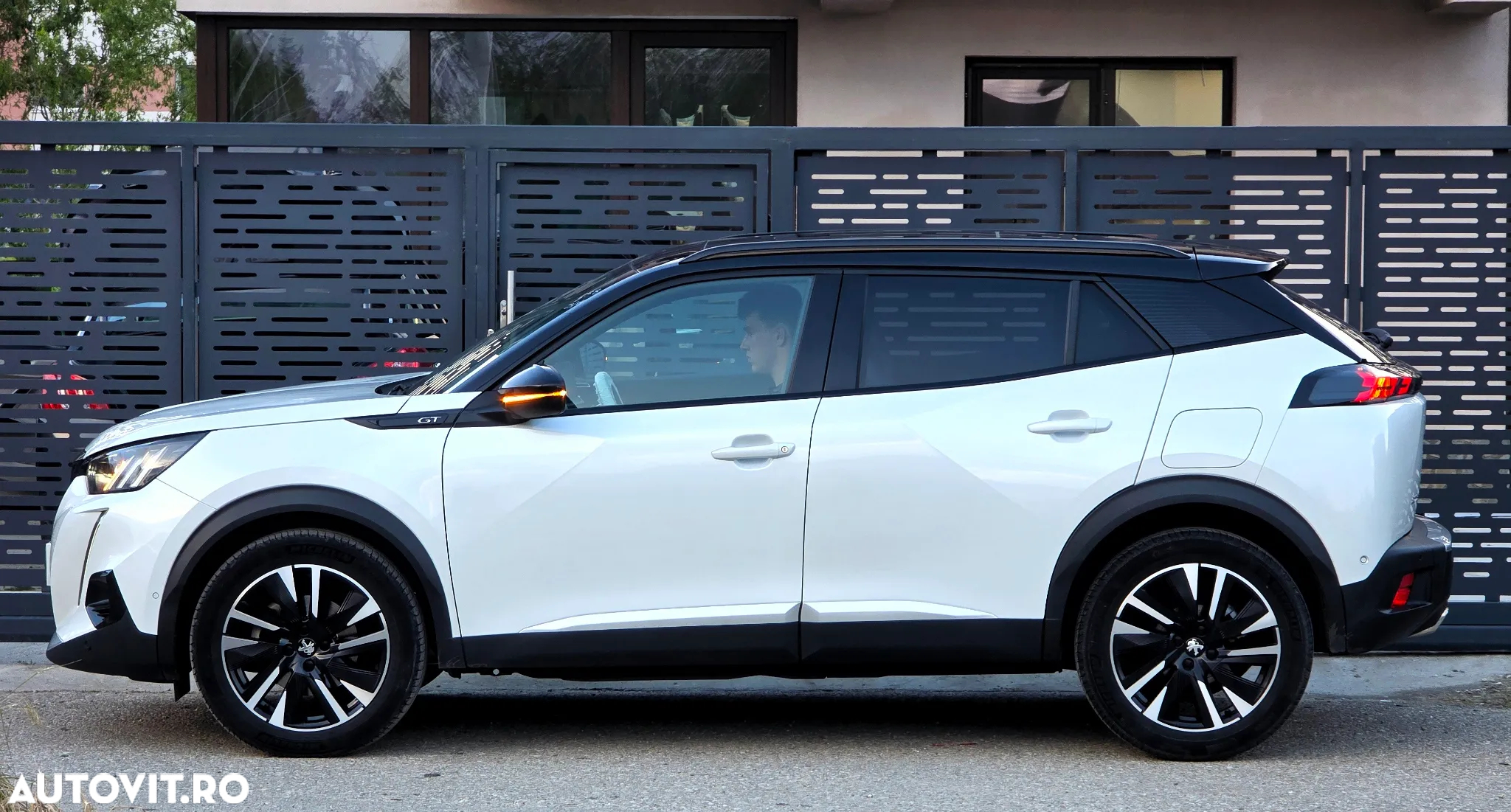 Peugeot 2008 PureTech 155 EAT8 GT Pack - 6