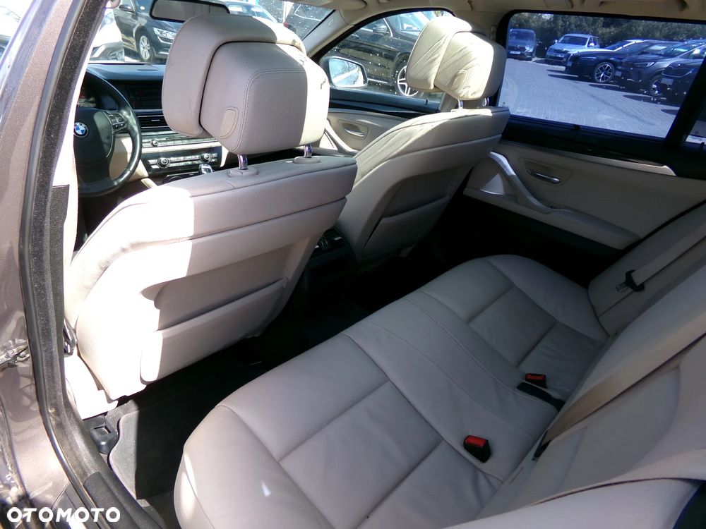 BMW Seria 5 520d Sport-Aut - 10