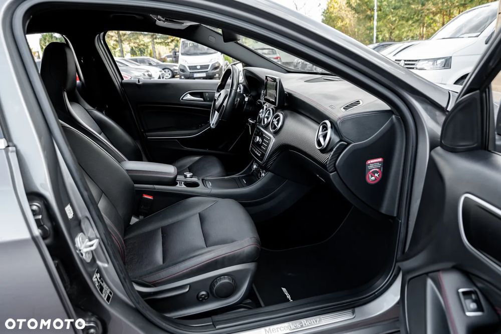 Mercedes-Benz Klasa A 220 4Matic 7G-DCT AMG Line - 24