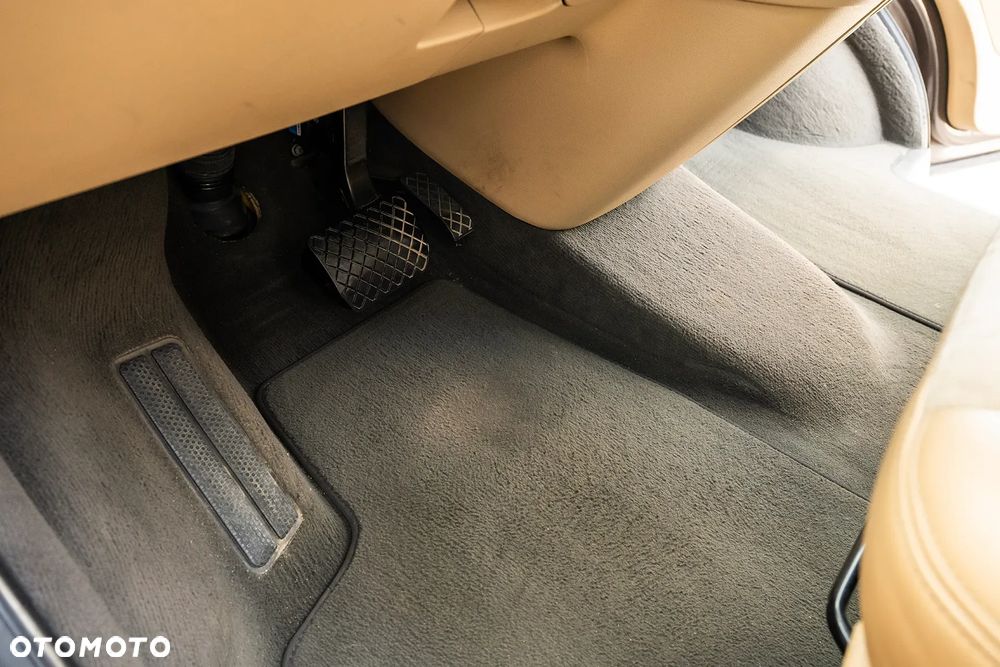 Volkswagen Multivan - 31