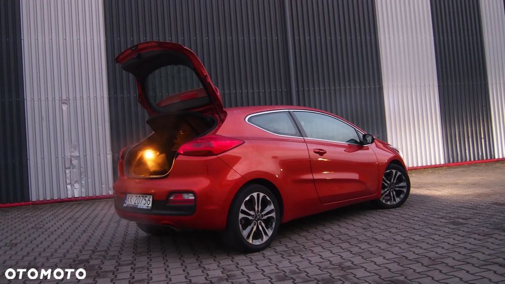 Kia Ceed - 16