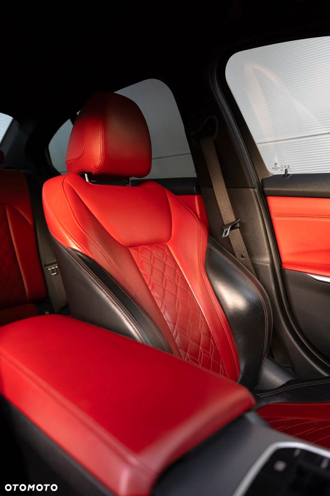 BMW Seria 3 330i M Sport sport - 24