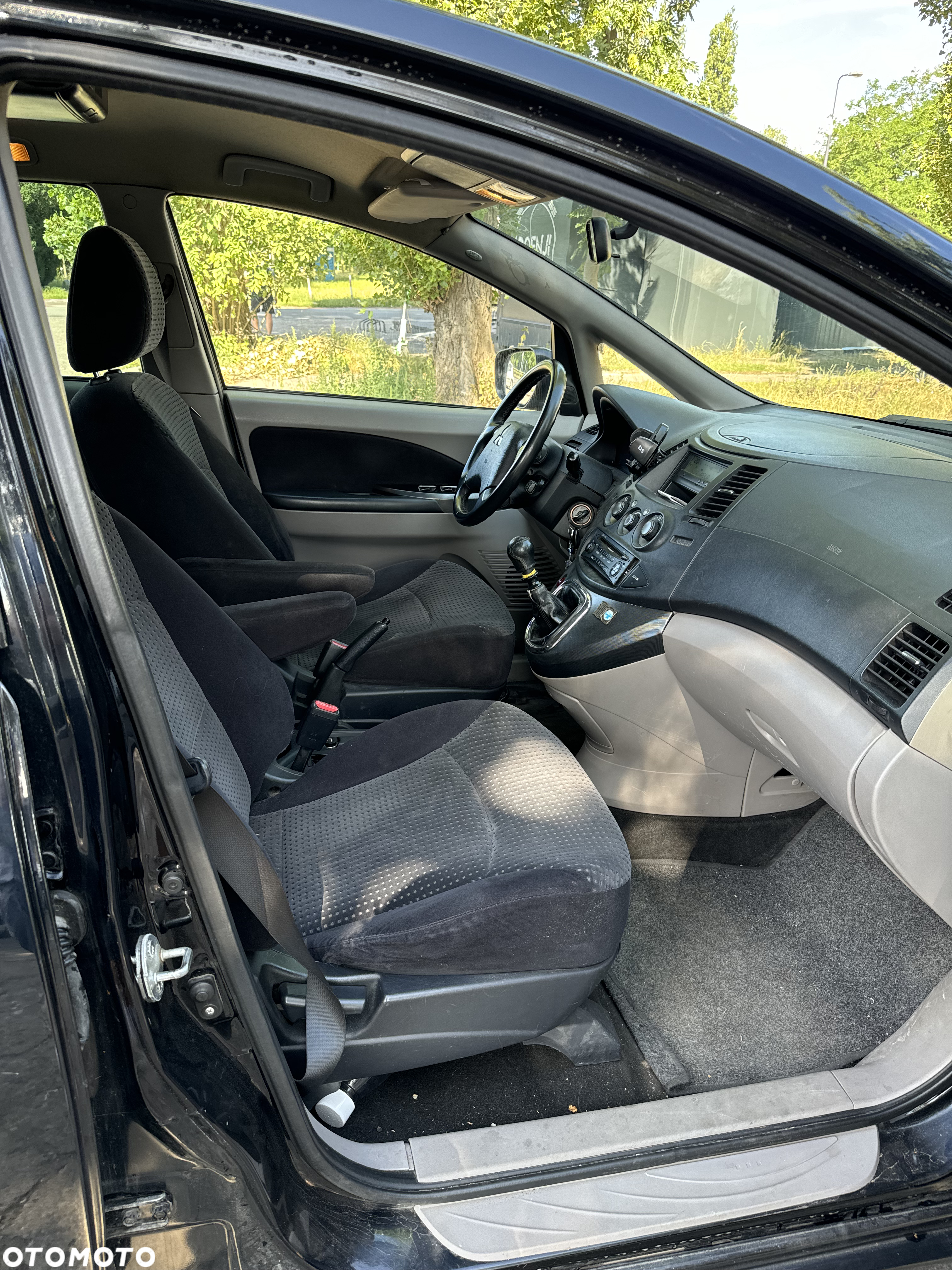 Mitsubishi Grandis - 11