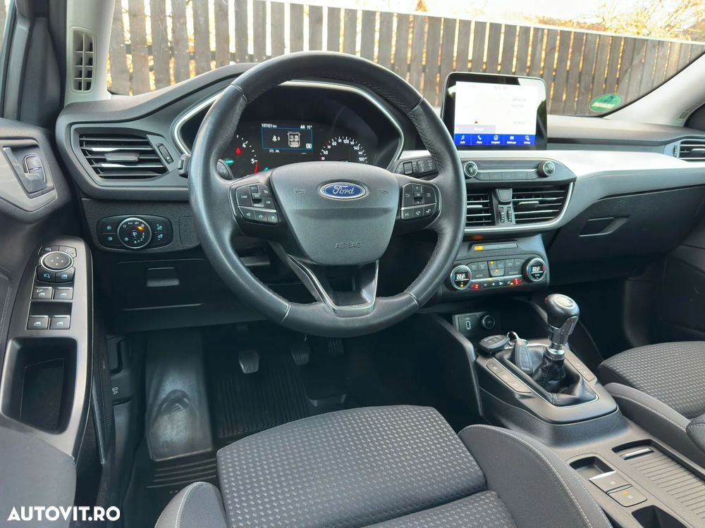 Ford Focus 1.5 EcoBlue Start-Stopp-System TITANIUM - 20