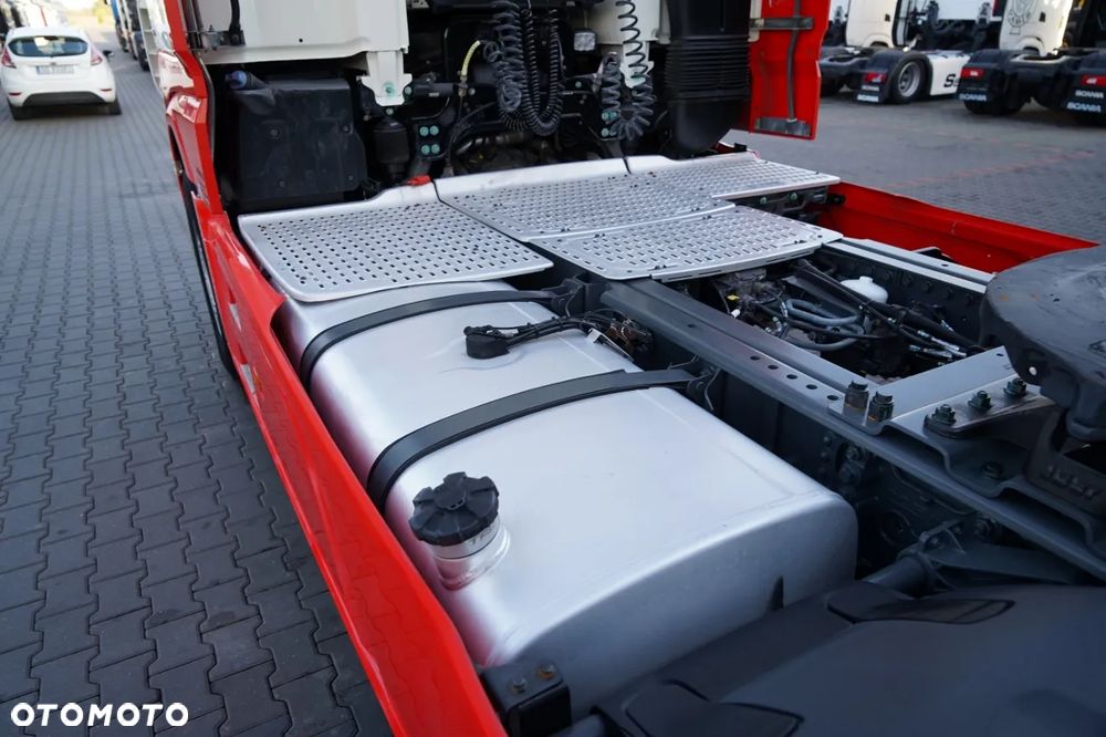DAF XF 530 / RETARDER / KLIMA POSTOJOWA / SUPER SPACE CAB / - 13